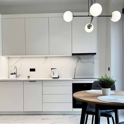 Alquiler de un elegante apartamento de 1 habitación, 32 m², Wola, Varsovia, Polonia